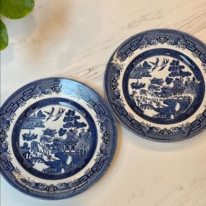 Classic Blue and White Willow pattern 8” Plates